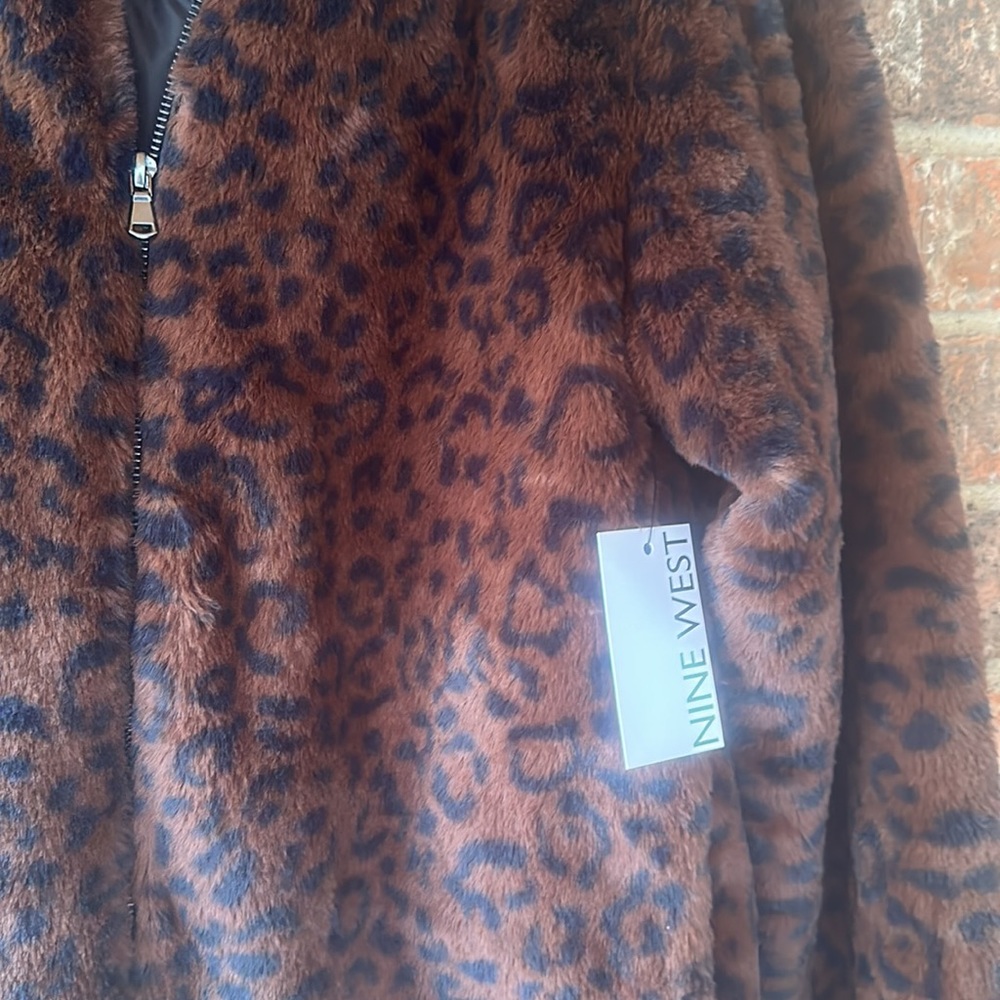 NWT Women's Nine West Faux-Fur
Hooded Jacket
Color brown cheetah - Picture 8 of 15